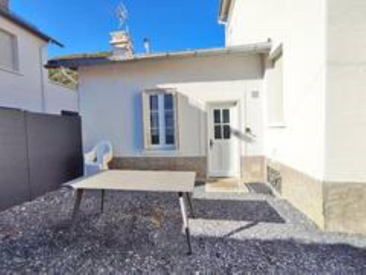 Ferienwohnung L'Alexiane, Centre Luchon, Parking Gratuit, Wifi Bagnères-de-Luchon Exterior foto