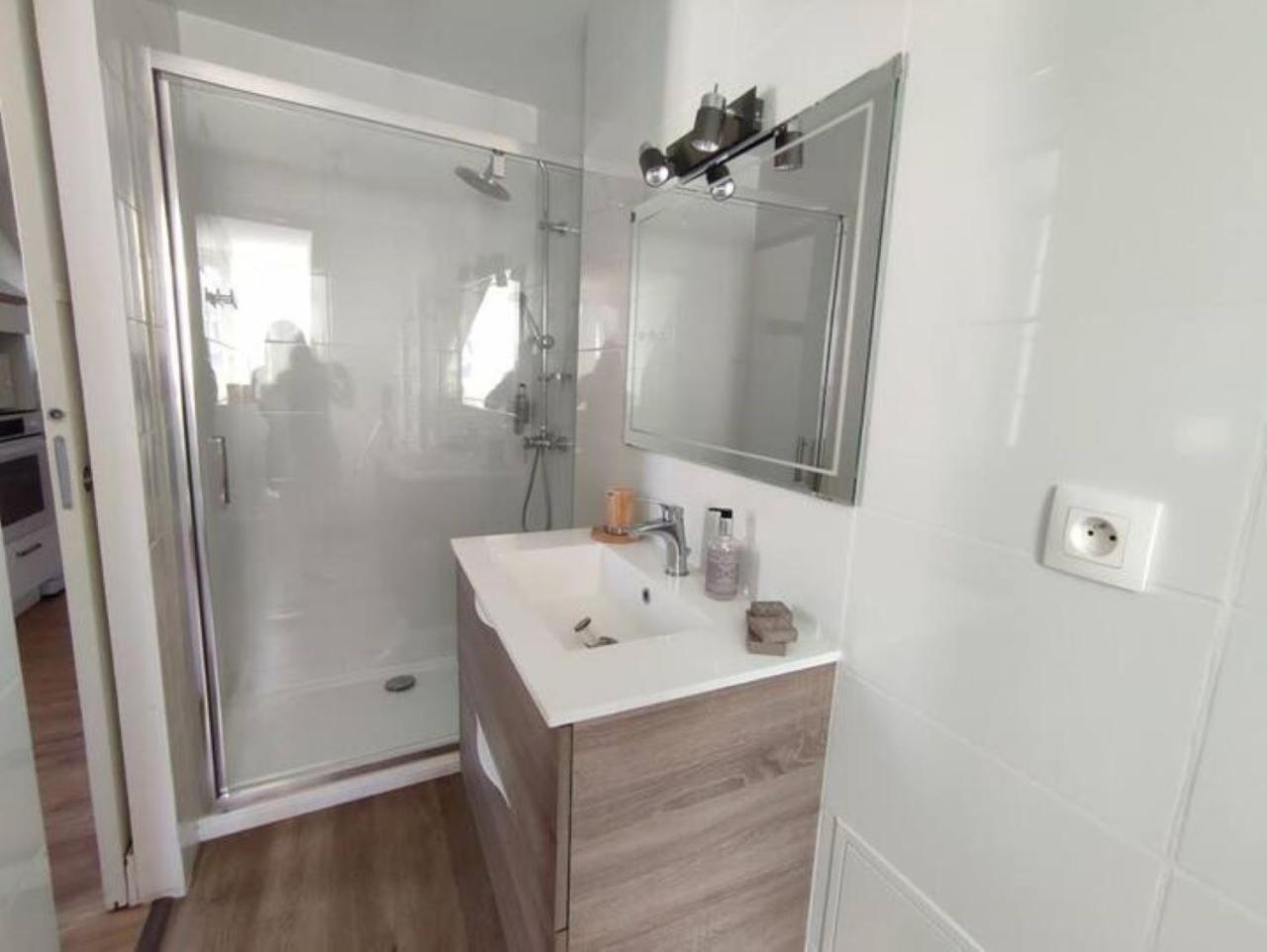 Ferienwohnung L'Alexiane, Centre Luchon, Parking Gratuit, Wifi Bagnères-de-Luchon Exterior foto