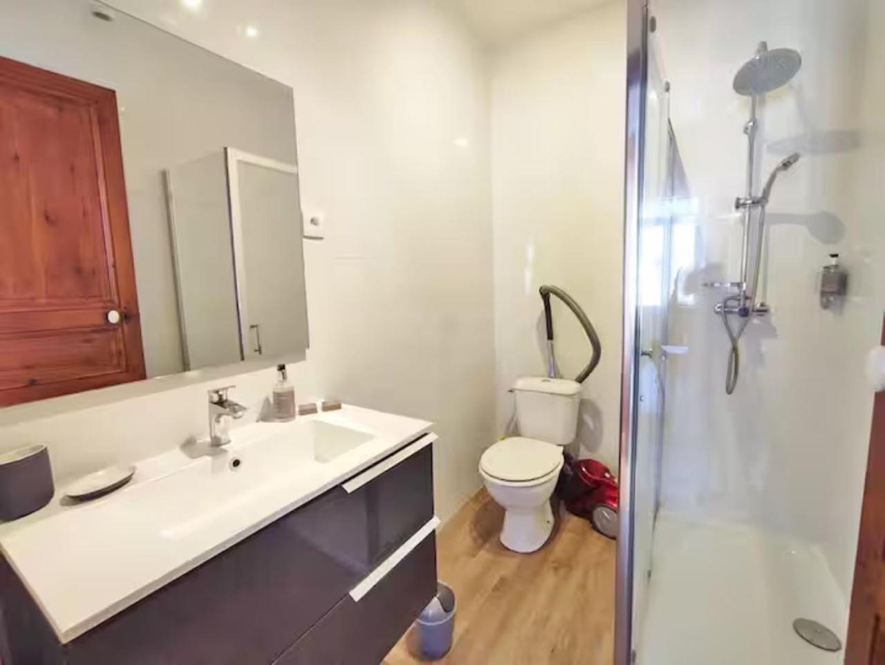 Ferienwohnung L'Alexiane, Centre Luchon, Parking Gratuit, Wifi Bagnères-de-Luchon Exterior foto