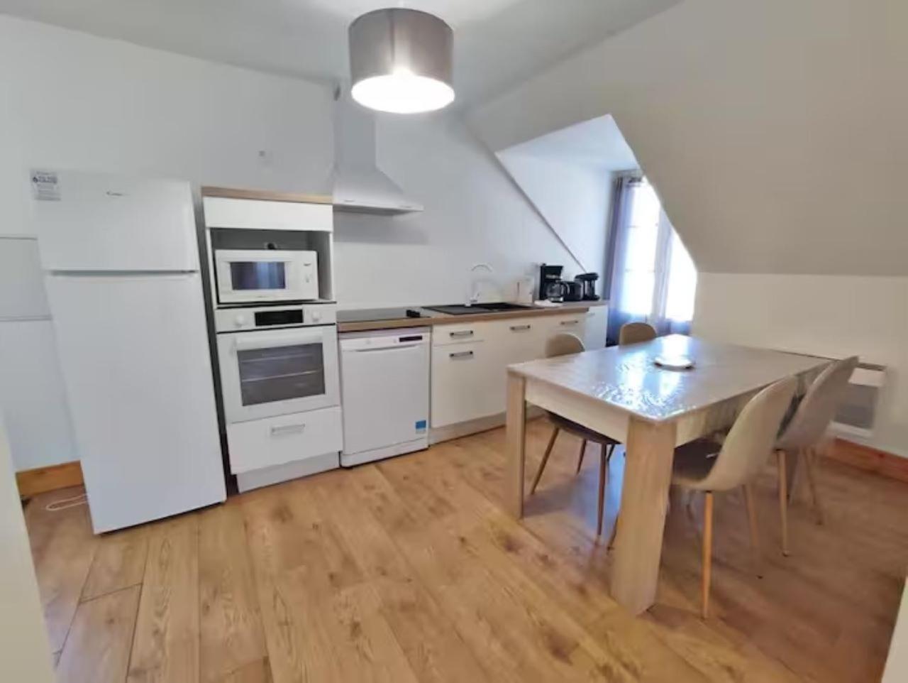 Ferienwohnung L'Alexiane, Centre Luchon, Parking Gratuit, Wifi Bagnères-de-Luchon Exterior foto